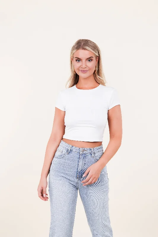 Crop top wit met korte mouwen