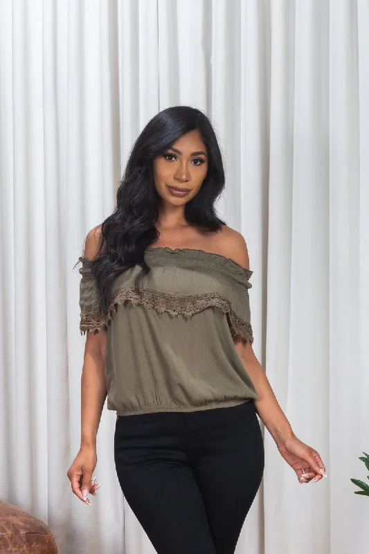 Off The shoulder Top w/Lace hem and elastic on waist (161216)