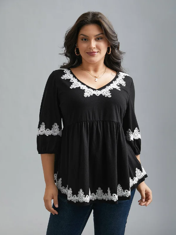 Embroidered Gathered Lantern Sleeve Top